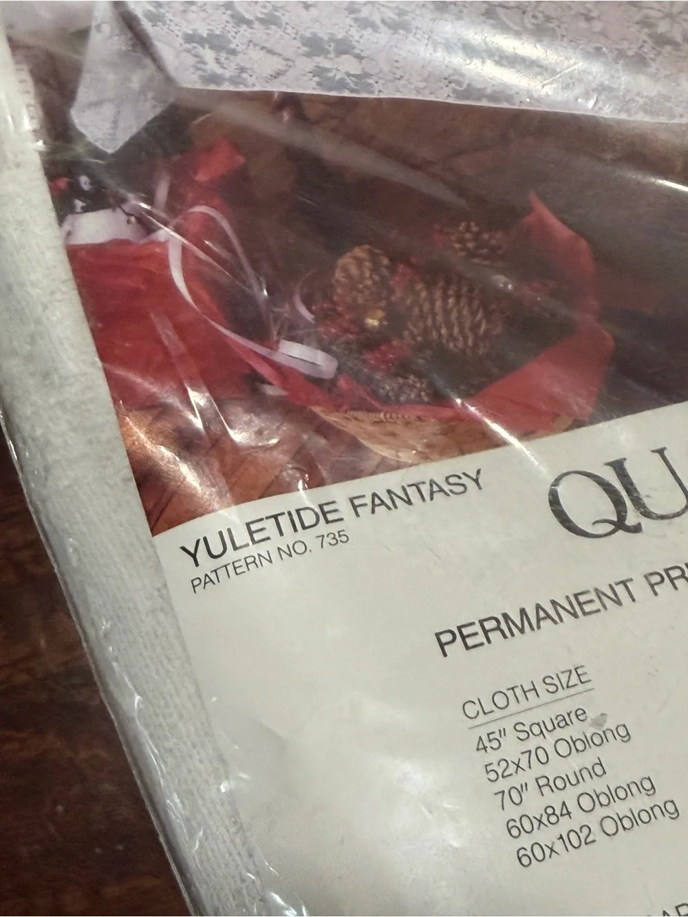 🆕NOS Quaker Lace Co vintage Yuletide Fantasy cotton blend tablecloth 102”x60”